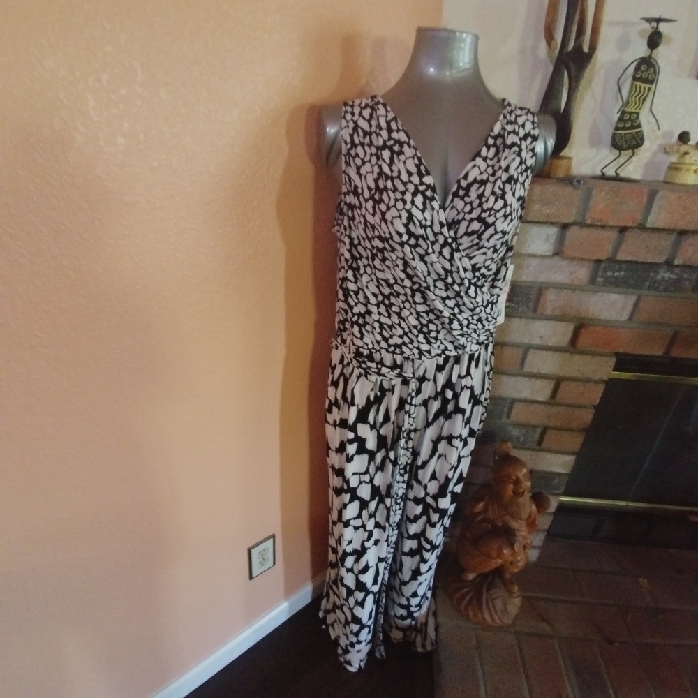 Sexy Black and white Jumpsuit